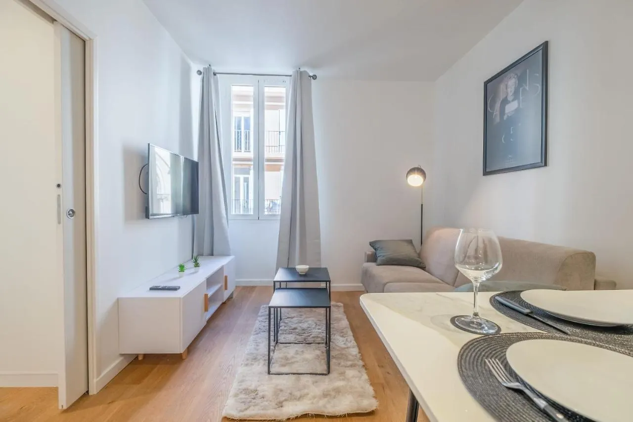 Stylish 1-Bedroom Apartment In The City Center Cannes