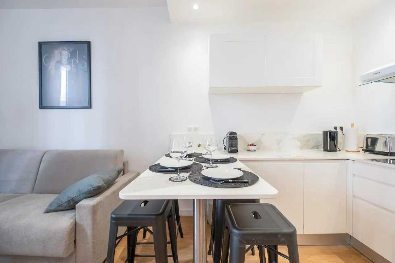 Stylish 1-Bedroom Apartment In The City Center Cannes Francia