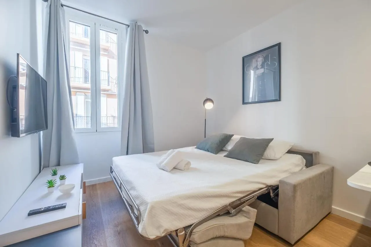 Stylish 1-Bedroom Apartment In The City Center Cannes