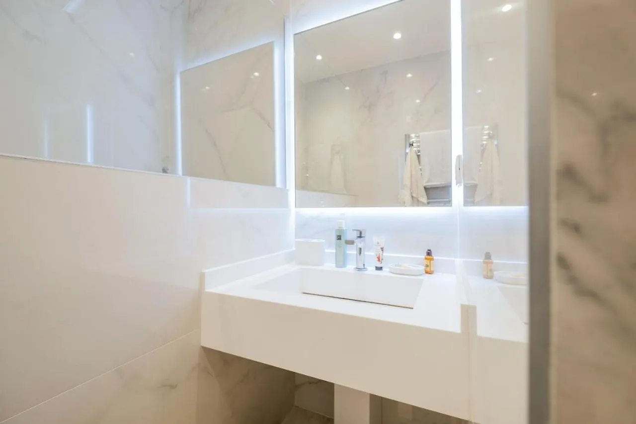 Stylish 1-Bedroom Apartment In The City Center Cannes Francia